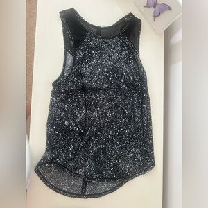 super cute!! black and white lulu tank!!